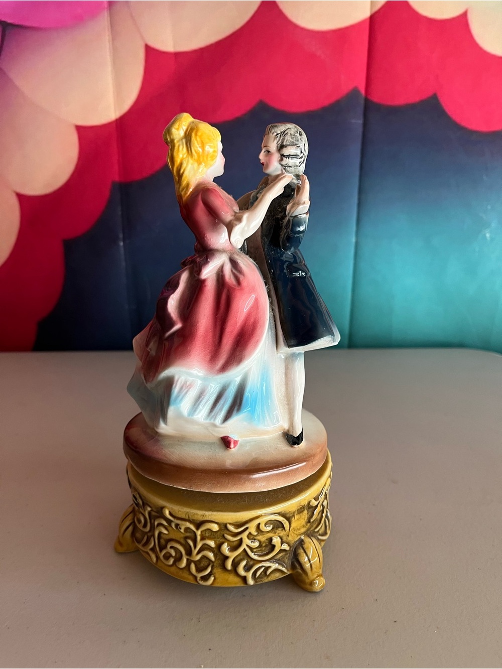 Vintage-PORCELAIN VICTORIAN REVOLVING DANCING COUPLE MUSIC BOX BLUE DANUBE